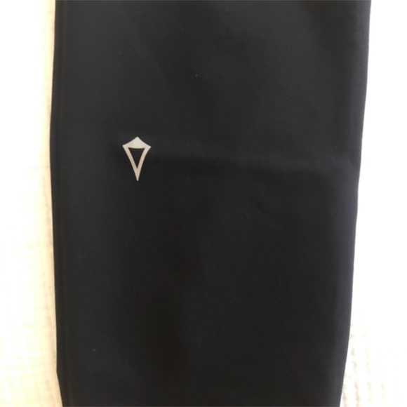 Lululemon Cropped Black Leggings - Picture 3 of 4